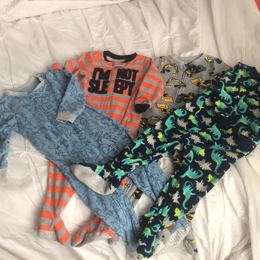 NWOT footed fleece 2t pajamas